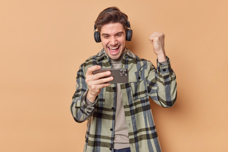 Setting PUBG Mobile Terbaik 2026: Grafis, Sensitivitas & Kontrol